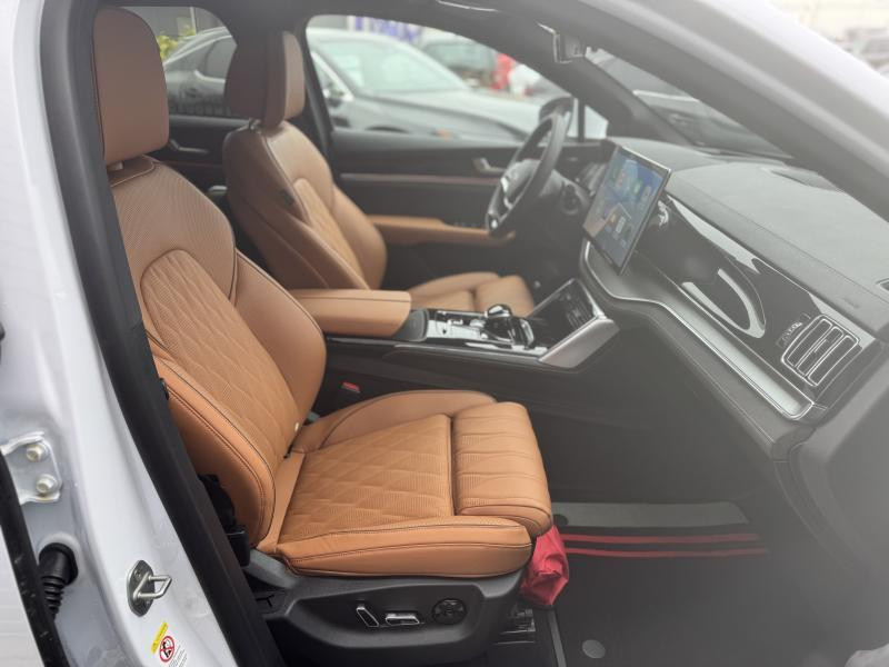 Used BYD Tang EXECUTIVE 2024 WHITE € 64990 in Bertrange