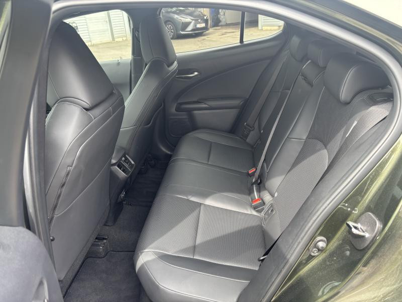 Occasion LEXUS UX Executive Line 2021 GREEN 26990 € à Bertrange