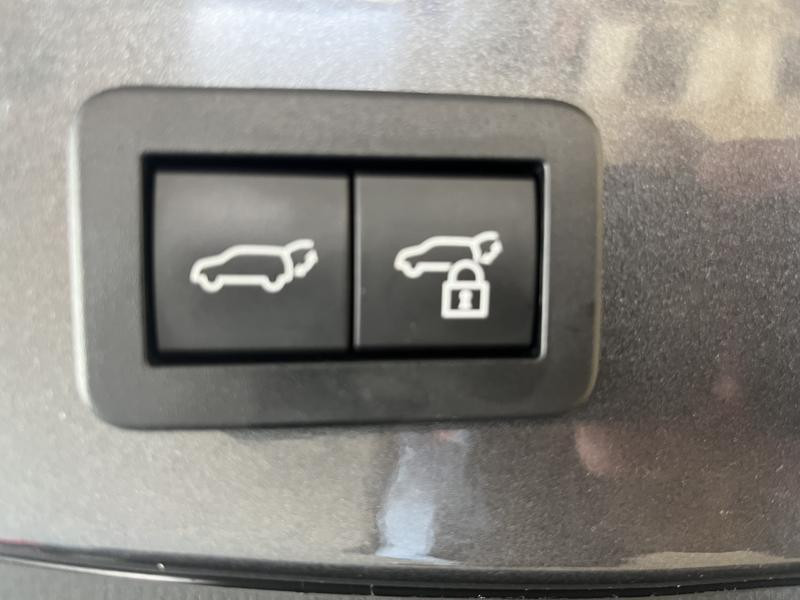 Used TOYOTA C-HR 2.0L HEV Dynamic Plus Mono-Tone 2024 GREY € 35390 in Bertrange