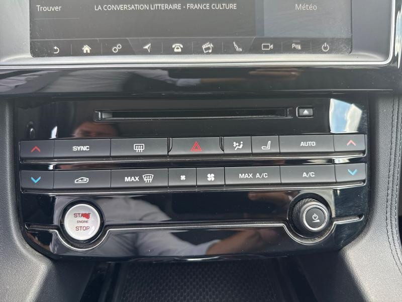 Used JAGUAR F-Pace Portfolio 2017 BLUE € 23490 in Schifflange