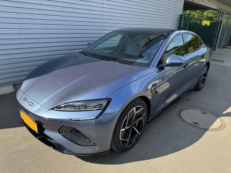 Used BYD Seal DESIGN 2025 BLUE € 44890 in Bertrange
