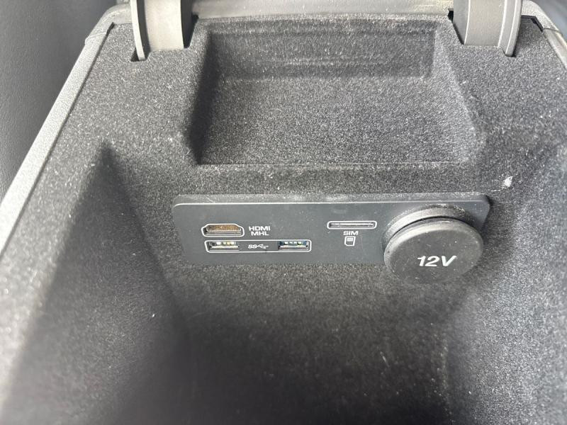 Used JAGUAR F-Pace Portfolio 2017 BLUE € 23490 in Schifflange