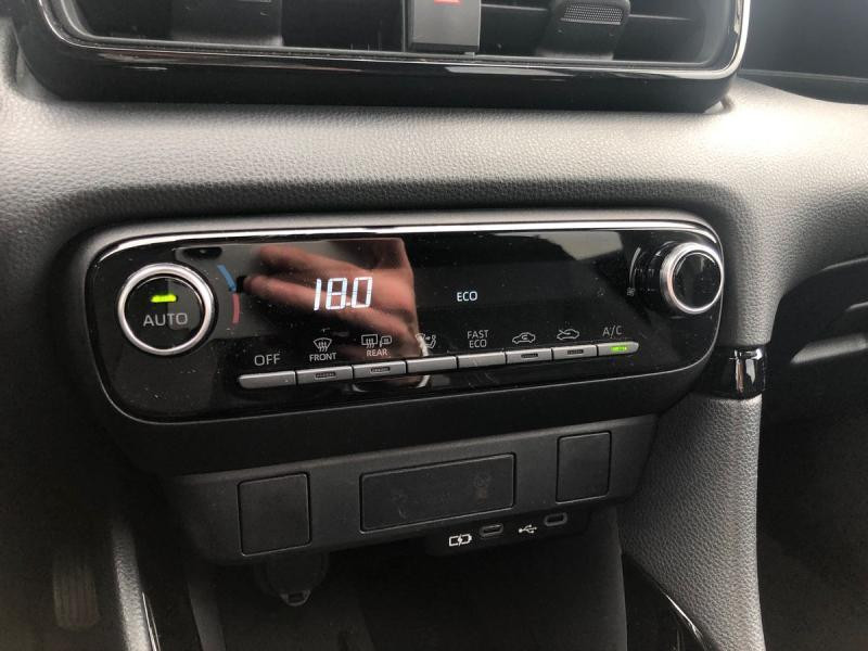 Used TOYOTA Yaris IV 5 d. 1.5 Hybrid e-CVT Iconi 2024 GREY € 24990 in Schifflange