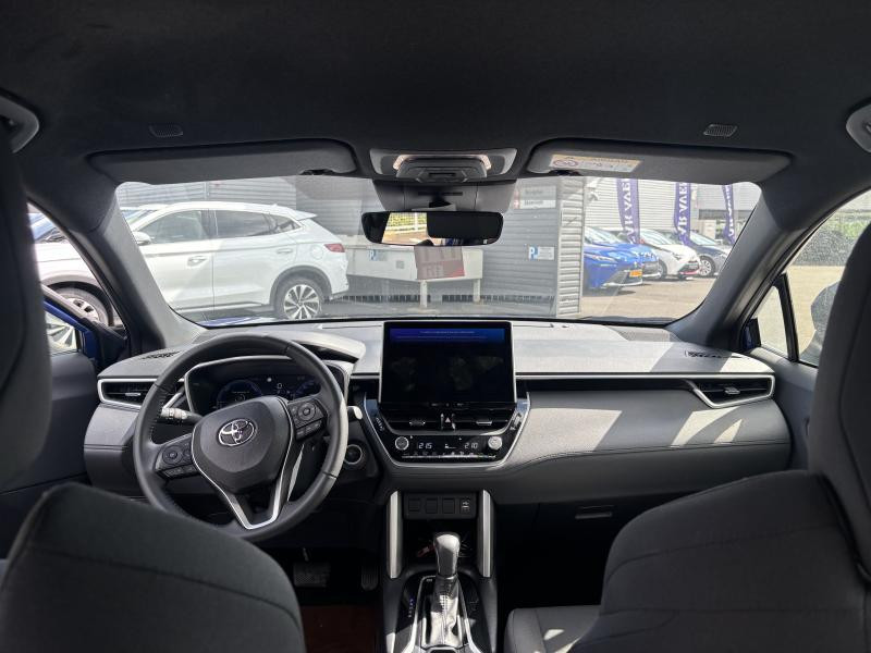 Used TOYOTA Corolla Cross 2.0 Dynamic 2,0 + Safety Pack 2024 BLUE € 32490 in Bertrange