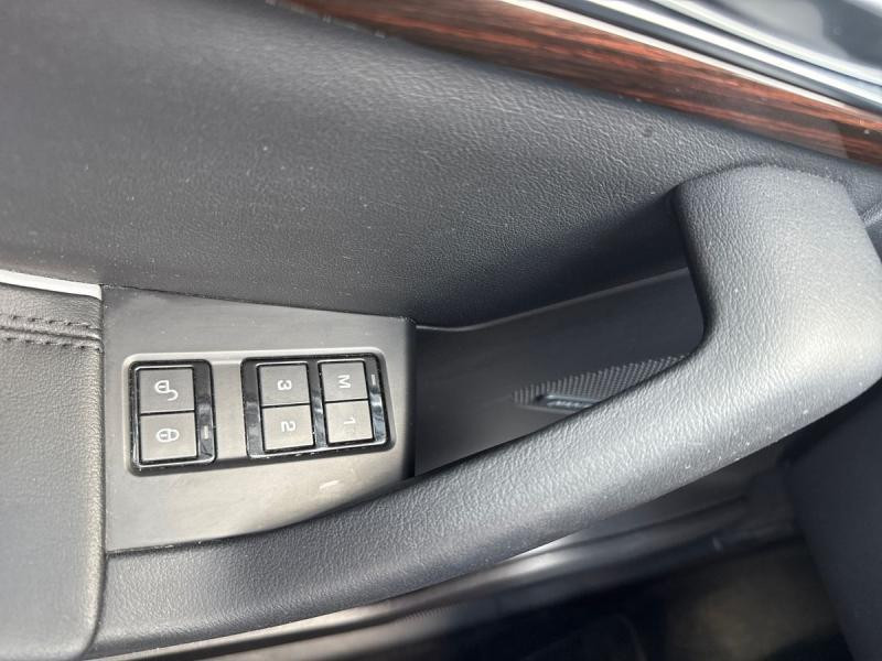 Used JAGUAR F-Pace Portfolio 2017 BLUE € 23490 in Schifflange