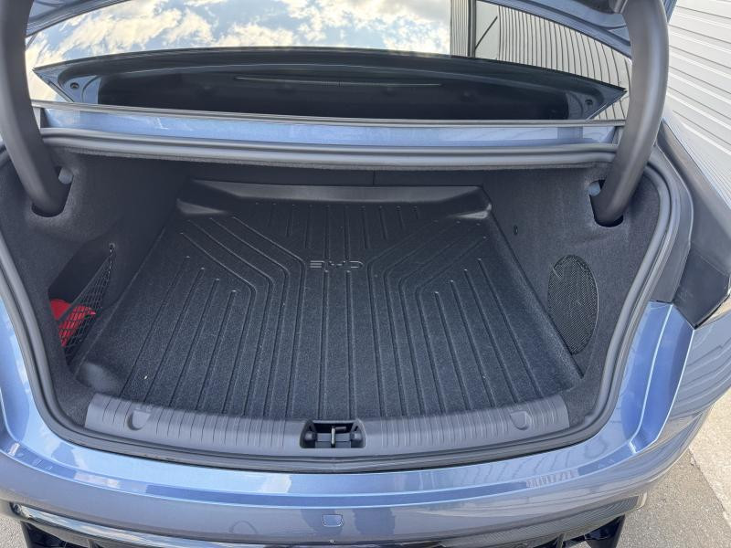 Used BYD Seal DESIGN 2025 BLUE € 44890 in Bertrange