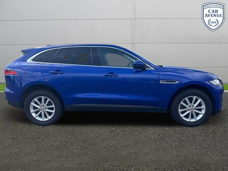 Used JAGUAR F-Pace Portfolio 2017 BLUE € 23490 in Schifflange