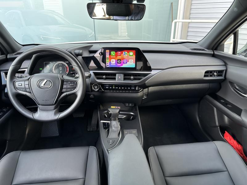 Occasion LEXUS UX 2.0L HEV F SPORT Design 2023 WHITE 37290 € à Bertrange