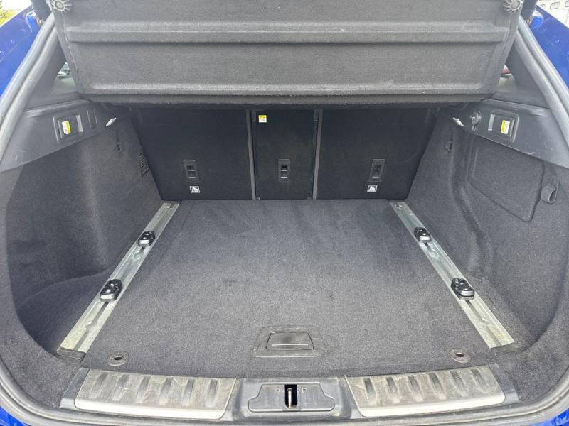 Used JAGUAR F-Pace Portfolio 2017 BLUE € 23490 in Schifflange