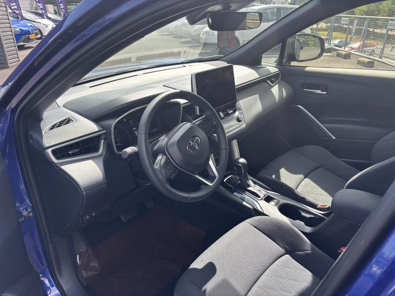 Used TOYOTA Corolla Cross 2.0 Dynamic 2,0 + Safety Pack 2024 BLUE € 32490 in Bertrange
