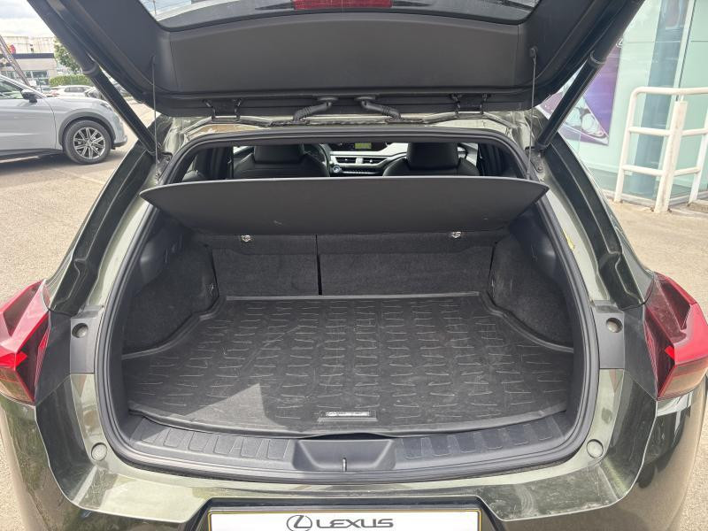 Occasion LEXUS UX Executive Line 2021 GREEN 26990 € à Bertrange
