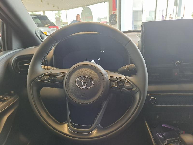 Occasion TOYOTA Yaris 1.5 Hybrid 130cv Style 2024 RED 28490 € à Schifflange