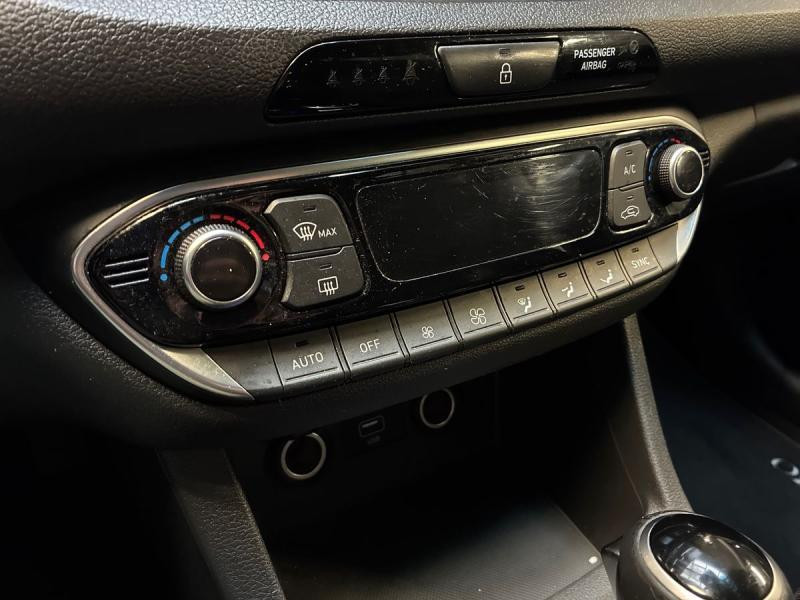 Occasion HYUNDAI i30 1.6 MHYRIDE . 2021 BEIGE 15990 € à Schifflange