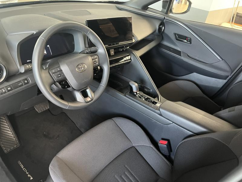 Used TOYOTA C-HR 2.0L HEV Dynamic Plus Mono-Tone 2024 GREY € 35390 in Bertrange