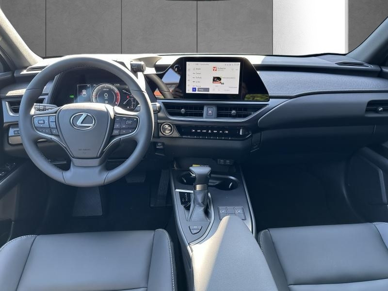 Occasion LEXUS UX 2.0L HEV F SPORT Design 2023 WHITE 37500 € à Bertrange