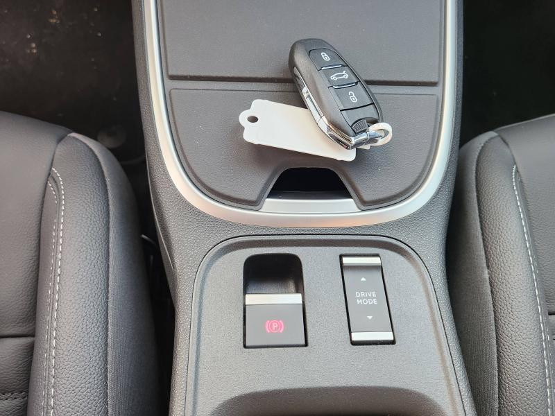 Occasion JEEP Avenger Electrique 115kW 156ch Summit 2023 Sun Métallisé + toit Volcano 39990 € à Nancy