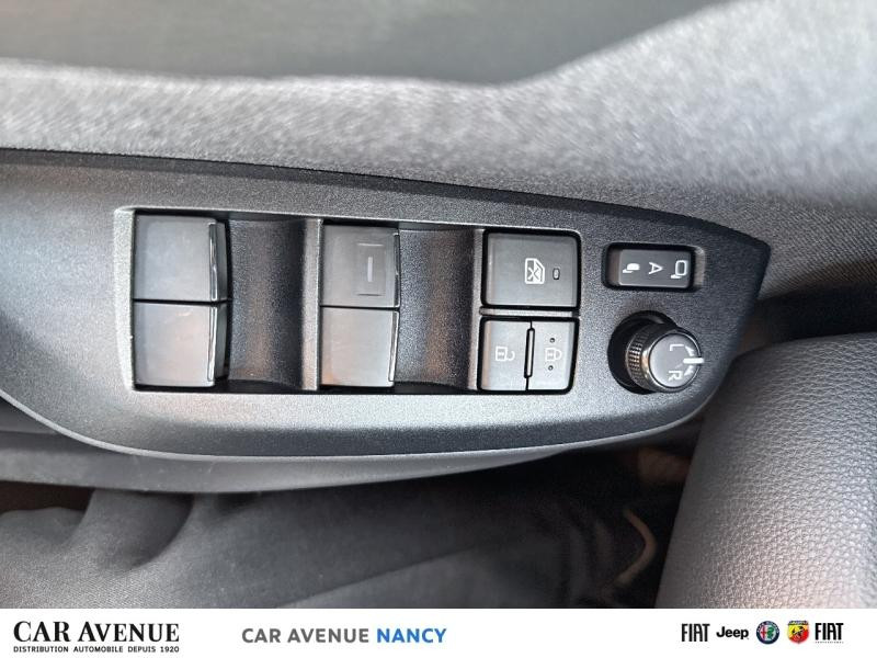 Used TOYOTA Yaris Cross 116h Design MY22 2023 Rouge Intense (M) € 22990 in Nancy