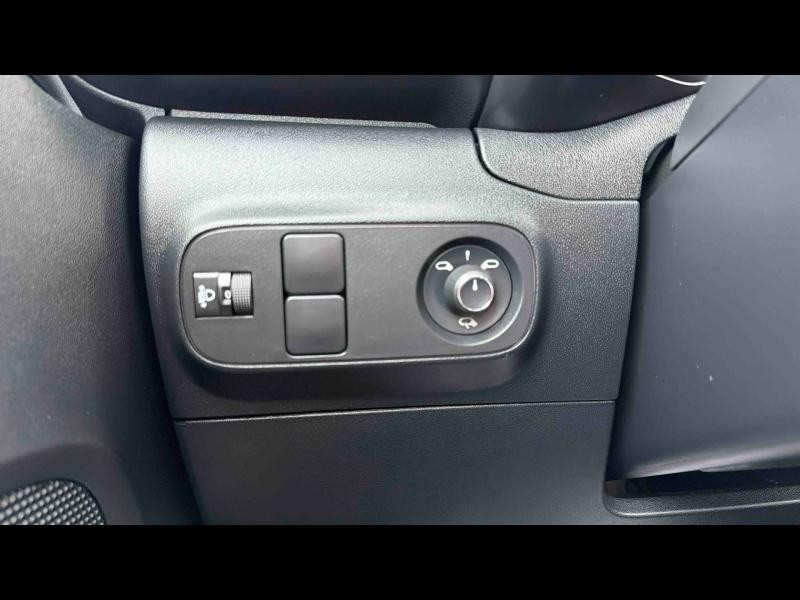 Used CITROEN C3 1.2 PureTech 83ch S&S Shine 2021 Blanc Banquise (O) - Rouge Aden € 10990 in Nancy