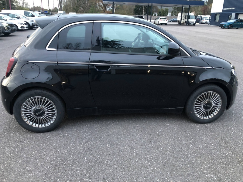 Used FIAT 500 e 118ch Pack Confort 2023 Onyx Black pastel € 36790 in Saint-Dié-des-Vosges