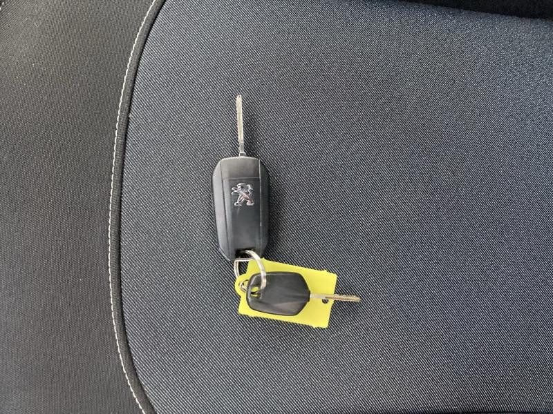 Used PEUGEOT 208 1.2 PureTech 68ch Like 5p 2018 Blanc Banquise € 8900 in Saint-Dié-des-Vosges