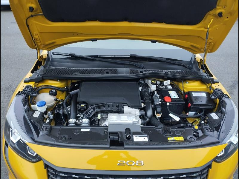 Used PEUGEOT 208 1.2 PureTech 100ch S&S Active 2020 Jaune Faro € 11800 in Saint-Dié-des-Vosges