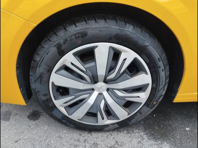 Used PEUGEOT 208 1.2 PureTech 100ch S&S Active 2020 Jaune Faro € 11800 in Saint-Dié-des-Vosges