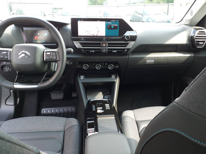 Used CITROEN C4 Moteur électrique 136ch (100 kW) Shine Automatique 2024 Blanc Banquise (O) € 25800 in Saint-Dié-des-Vosges