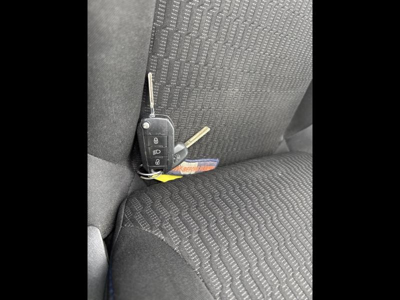 Occasion PEUGEOT 208 1.2 PureTech 82ch E6.c Signature 5p 2019 Orange Power 8590 € à Saint-Dié-des-Vosges