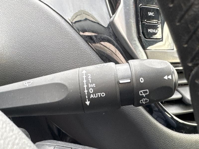 Occasion PEUGEOT 208 1.2 PureTech 82ch E6.c Signature 5p 2019 Orange Power 8590 € à Saint-Dié-des-Vosges