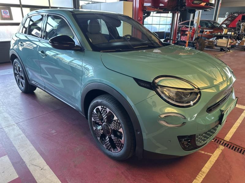 Occasion FIAT 600 1.2 Hybrid 136ch La Prima DCT6 2025 Vert Sky métallisé 29988 € à Saint-Dié-des-Vosges