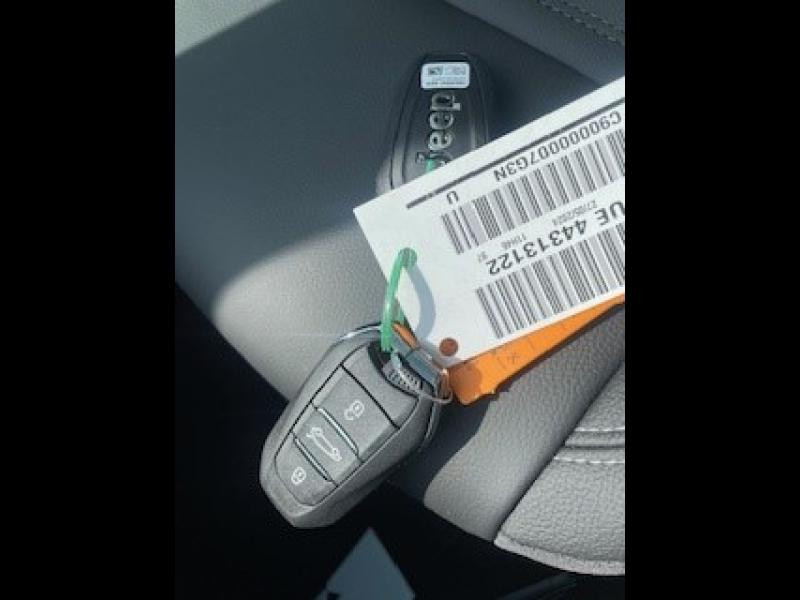 Occasion JEEP Avenger Electrique 156ch 115kW Summit 2025 Volcano 39989 € à Saint-Dié-des-Vosges