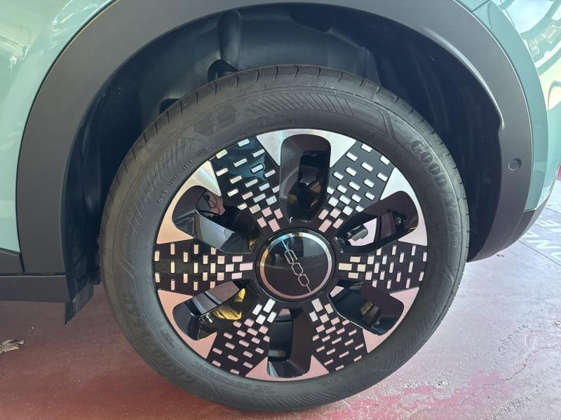 Occasion FIAT 600 1.2 Hybrid 136ch La Prima DCT6 2025 Vert Sky métallisé 29988 € à Saint-Dié-des-Vosges