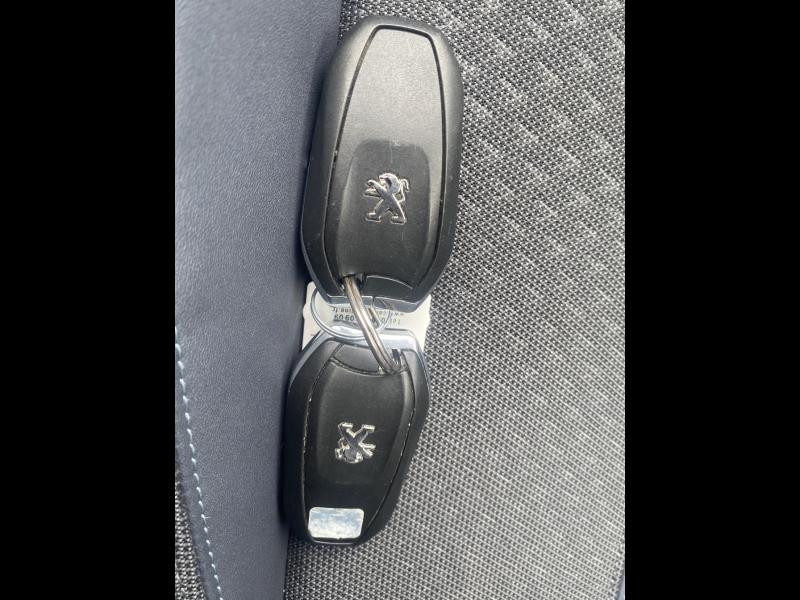 Occasion PEUGEOT 2008 1.2 PureTech 130ch S&S Allure EAT8 7cv 2020 Orange Fusion (M) 16490 € à Saint-Dié-des-Vosges