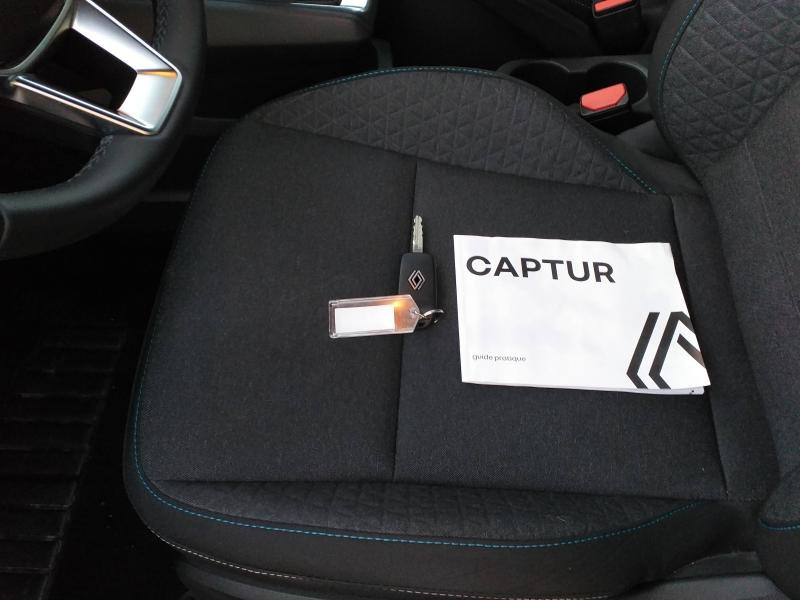 Used RENAULT Captur 1.0 TCe 90ch Evolution 2024 Bleu Iron € 19990 in Saint-Dié-des-Vosges