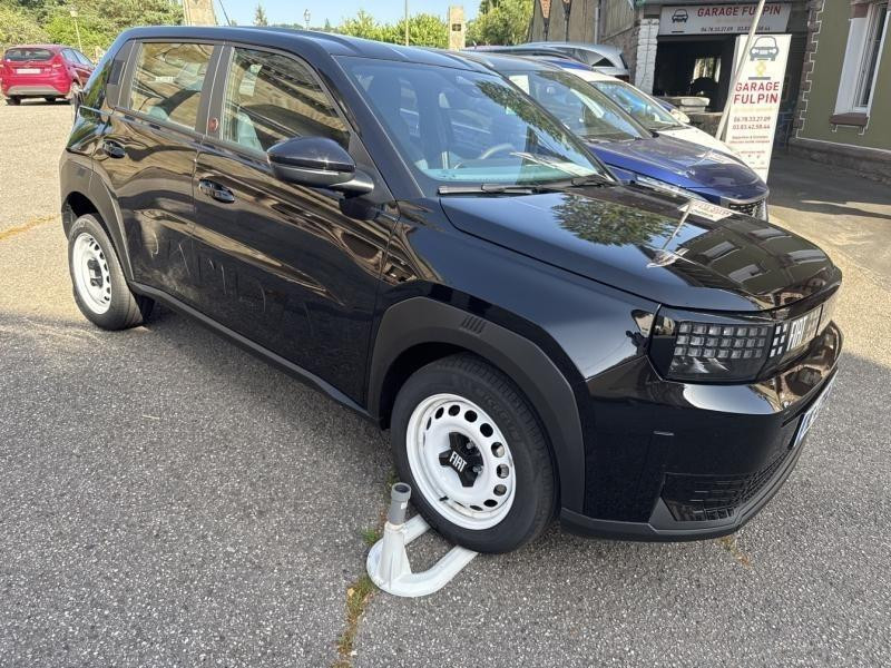 Used FIAT Grande Panda Electrique 113ch Red 2025 Noir Cinema Métallisé € 23500 in Saint-Dié-des-Vosges