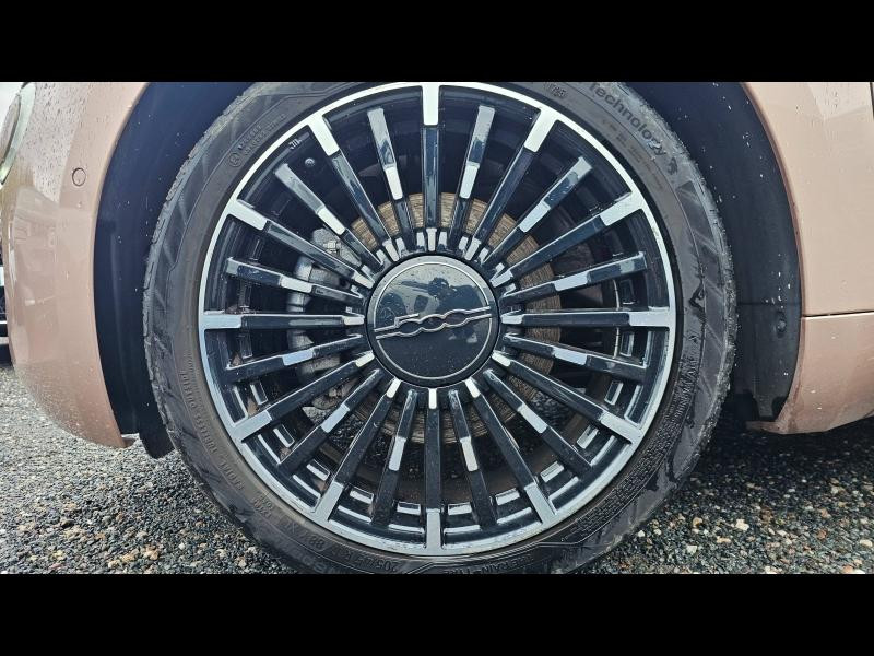 Used FIAT 500C e 118ch La Prima MY23 2023 Blanc € 23890 in Saint-Dié-des-Vosges