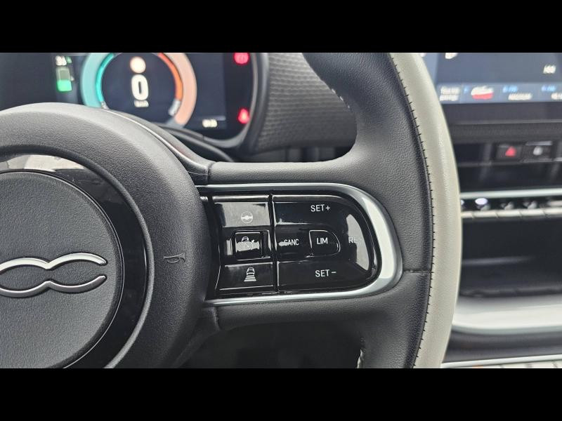 Used FIAT 500C e 118ch La Prima MY23 2023 Blanc € 23890 in Saint-Dié-des-Vosges