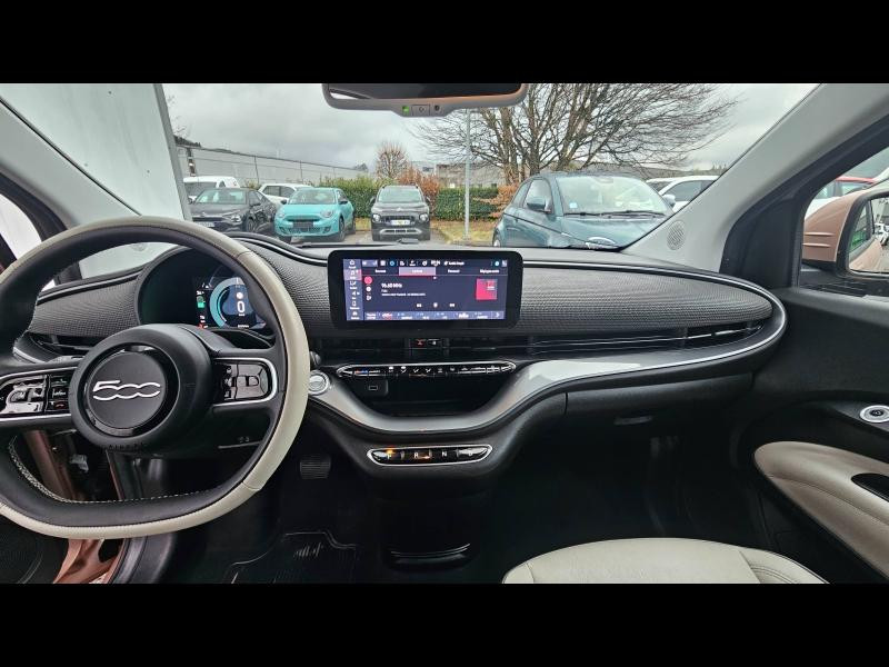 Used FIAT 500C e 118ch La Prima MY23 2023 Blanc € 23890 in Saint-Dié-des-Vosges