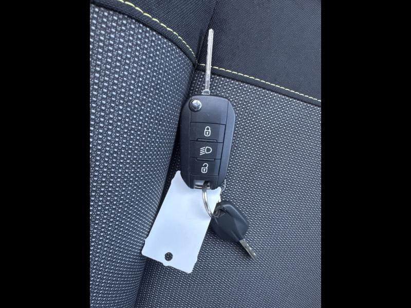 Used CITROEN C3 1.2 PureTech 110ch S&S Feel Pack 120-121g 2022 Rouge € 12490 in Saint-Dié-des-Vosges