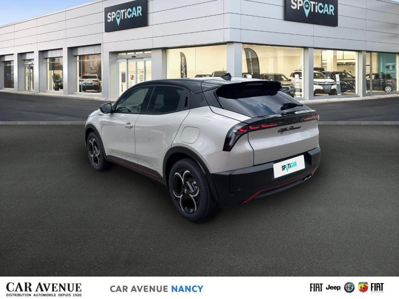 Occasion ALFA ROMEO Junior 1.2 Ibrida 145ch Speciale e-DCT6 2025 Ivoire Scala Métallisée/Toit noir 31990 € à Metz