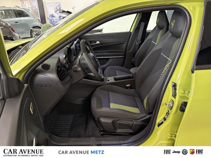 Used ABARTH 600 e 240ch 54kWh Turismo 2025 Vert Acide € 34996 in Metz