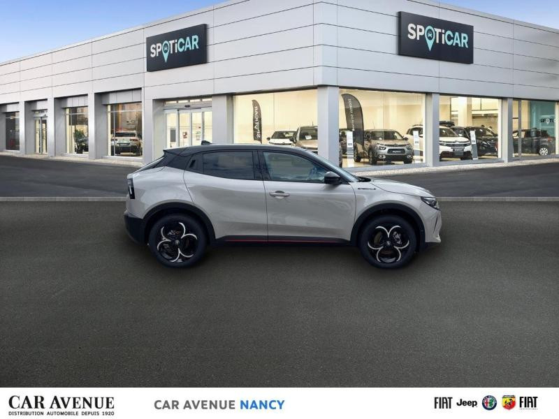 Occasion ALFA ROMEO Junior 1.2 Ibrida 145ch Speciale e-DCT6 2025 Ivoire Scala Métallisée/Toit noir 31990 € à Metz