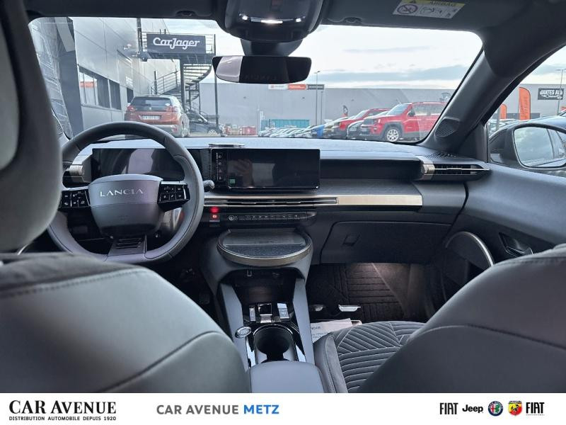 Used LANCIA Ypsilon Elettrica 156ch LX 2025 Bleu Lancia Métallisé/Toit noir € 29990 in Metz