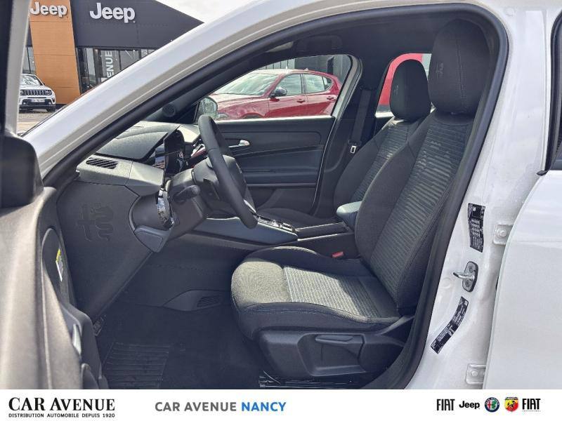 Occasion ALFA ROMEO Junior 1.2 Ibrida 136ch DCT6 2025 Blanc 24990 € à Metz