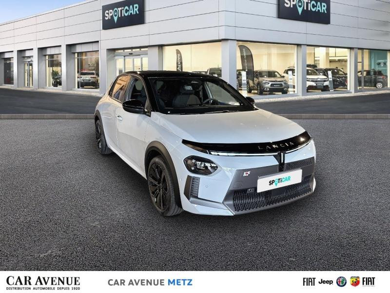 Used LANCIA Ypsilon Elettrica 156ch 54kWh HF Line 2025 Blanc Quarzo Métallisé/Toit noir € 35809 in Metz