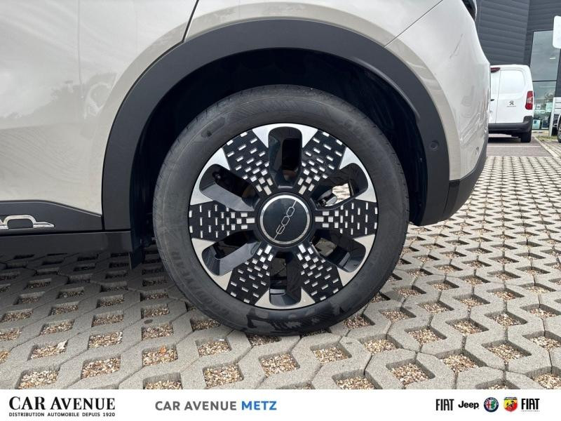 Occasion FIAT 600 1.2 Hybrid 100ch La Prima DCT6 2024 Sable Earth métallisé 23490 € à Metz