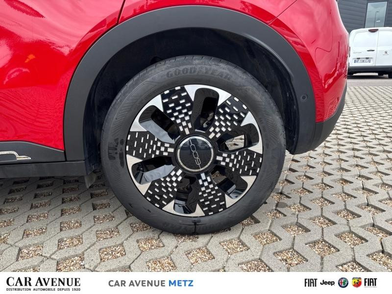 Occasion FIAT 600 1.2 Hybrid 100ch La Prima DCT6 2024 Red by (RED) 23690 € à Metz