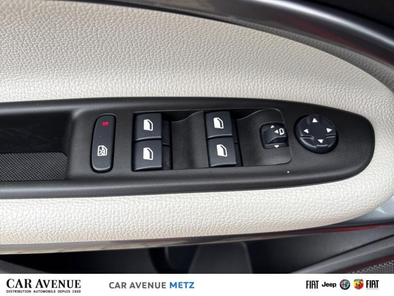 Occasion FIAT 600 1.2 Hybrid 100ch La Prima DCT6 2024 Red by (RED) 23690 € à Metz