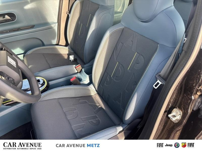 Occasion FIAT Grande Panda Electrique 113ch Red 2025 Noir Cinema Métallisé 22990 € à Metz