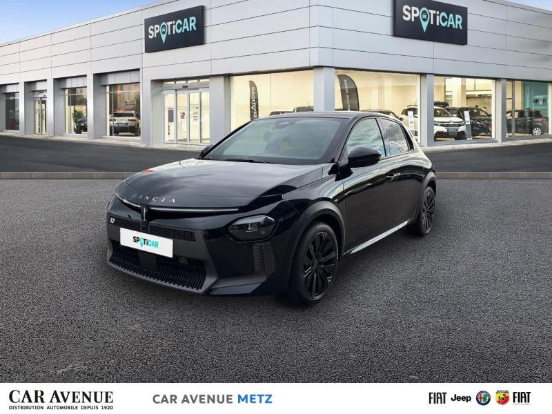 Occasion LANCIA Ypsilon 1.2 Ibrida 110ch HF Line eDCT6 2025 Noir Ardesia Métallisé 27950 € à Metz
